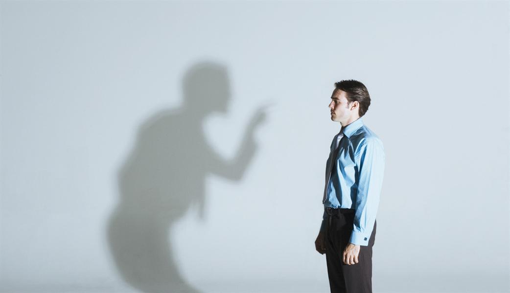 كيف تتلقى النقد القاسي دون أن تأخذه على محمل شخصي؟