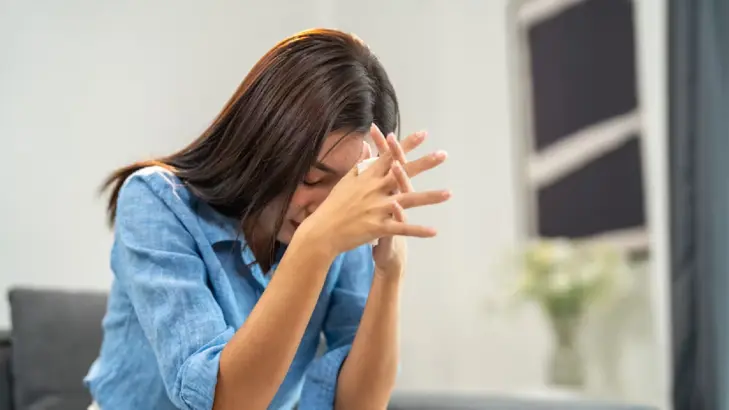 لغة الجسد الاحترافية: كيف تبدو واثقاً حتى عندما تشعر بالتوتر؟