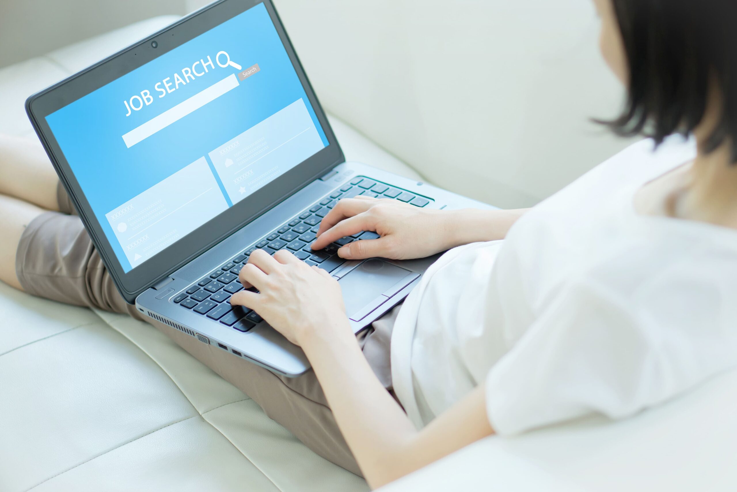 السيرة الذاتية الورقية vs الرقمية: أيهما الأنسب لعام 2026؟ دليل المستقبل المهني