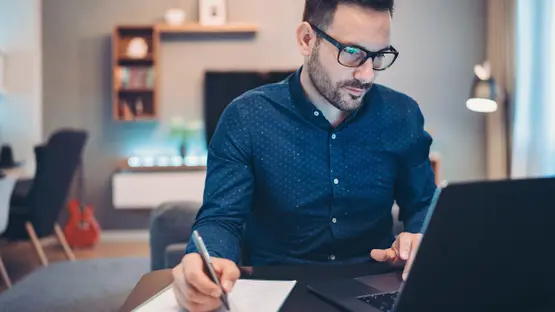 دور مكاتب التوظيف والتوظيف بالعمولة.. هل تستحق التجربة حقاً؟